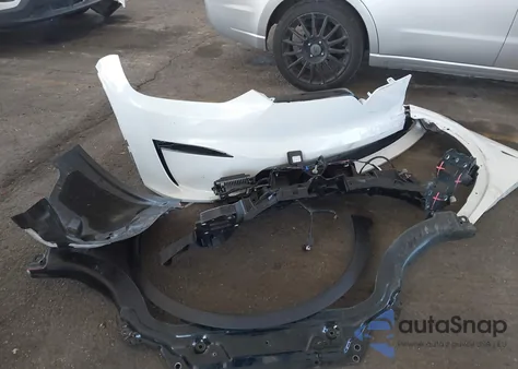 2024 Tesla Model X Long Range z USA, uszkodzony, nr VIN 7SAXCBE52RF441278